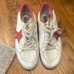 Size 39 golden goose! Signs of wear but super comfy and more life to give!